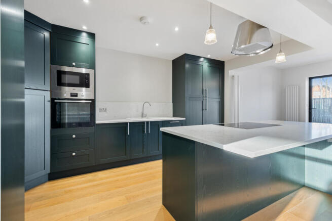 4 bed Detached for sale Image 7