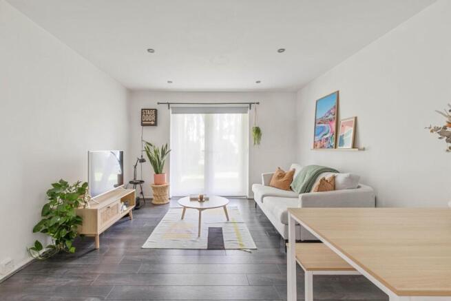 13 Montana Gardens, SE26 - 10.jpg