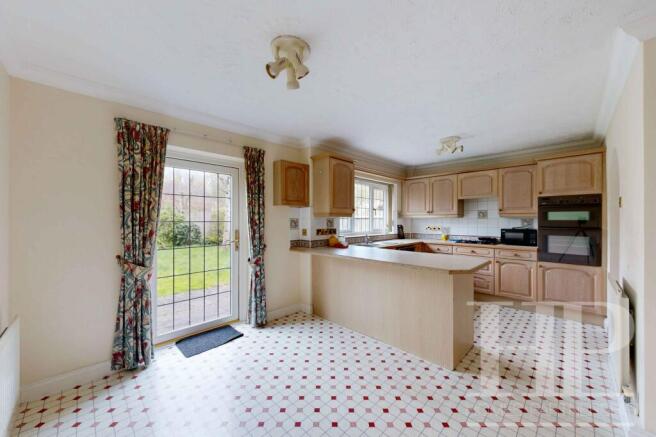 KITCHEN / BREAKFAST ROOM