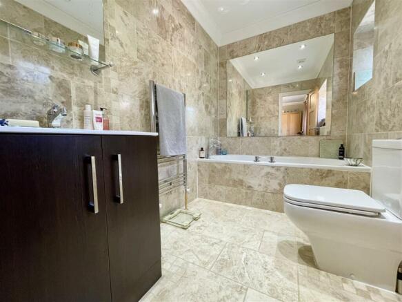 ENSUITE B1.jpg