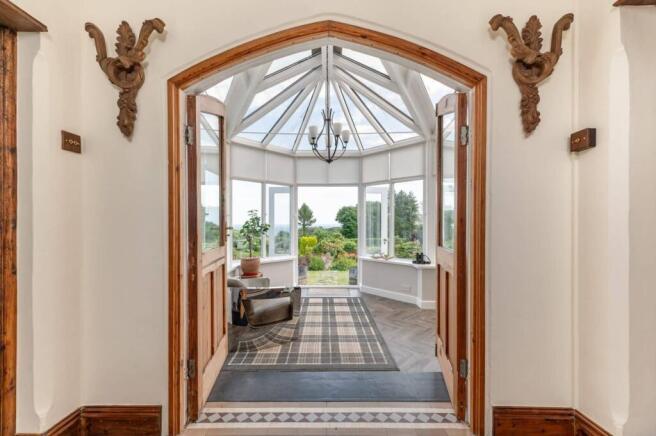 8 bed Not Specified for sale Image 12