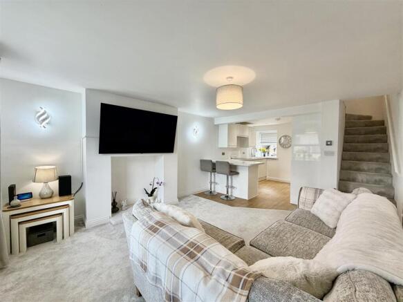 OPEN LIVING ROOM