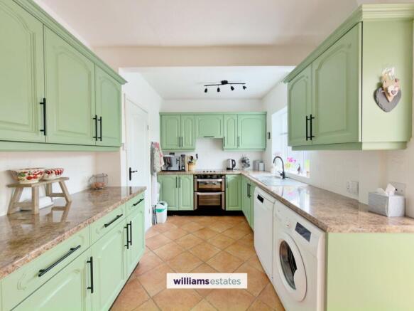 Kitchen / Breakfast Room