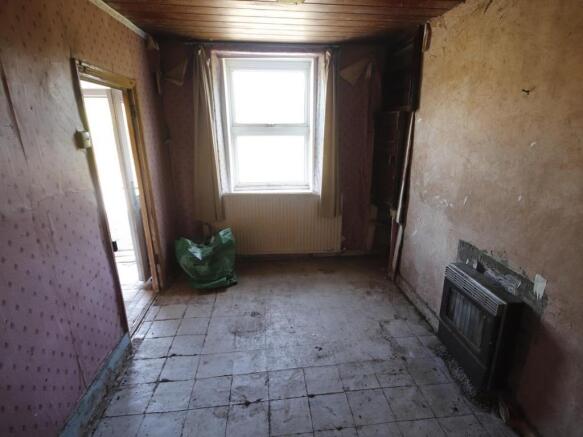 LIVING ROOM 2