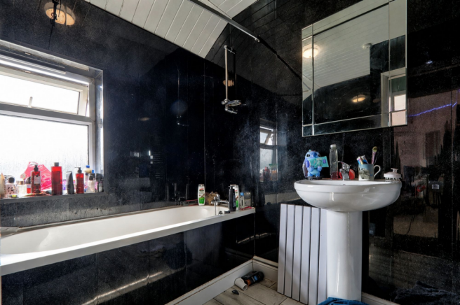 3 bed Terraced for sale Image 6