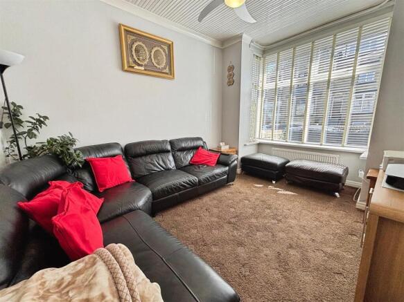 4 bed Terraced for sale Image 4