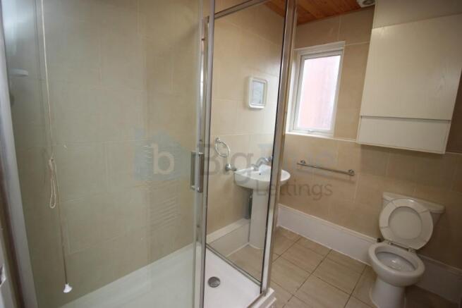 10 bed Terraced to rent Image 11