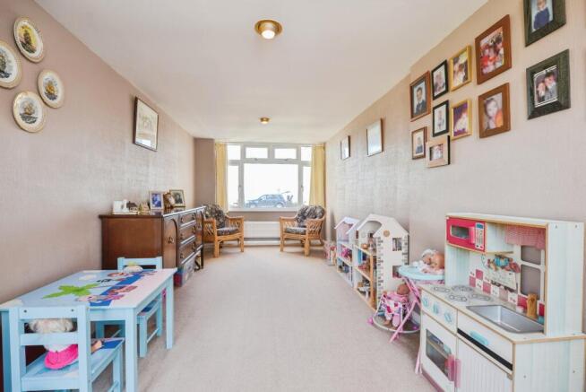5 bed Detached for sale Image 6