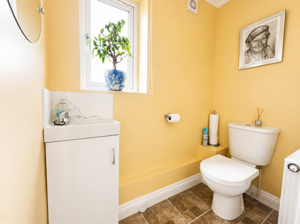 WC (Ground Floor)
