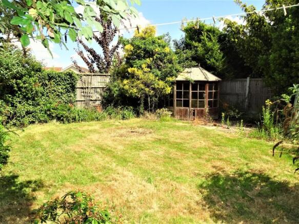 UNOVERLOOKED REAR GARDEN