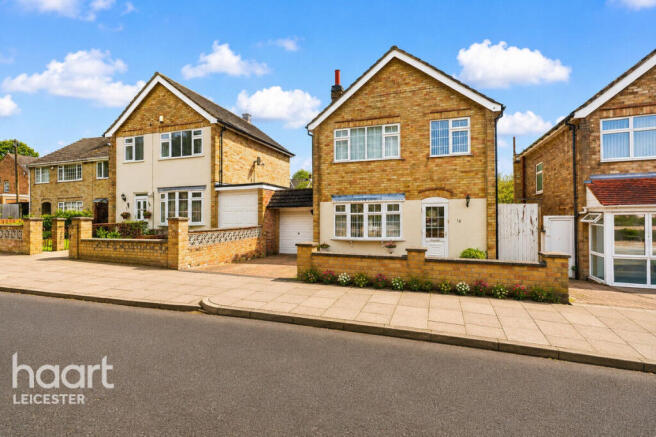 3-bed detached on St Helens Drive, Leicester, £250,000