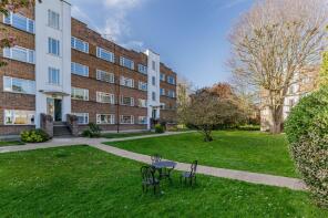 Flat 49, Park Court, Park Road, Kingston Upon Thames KT1 4AX