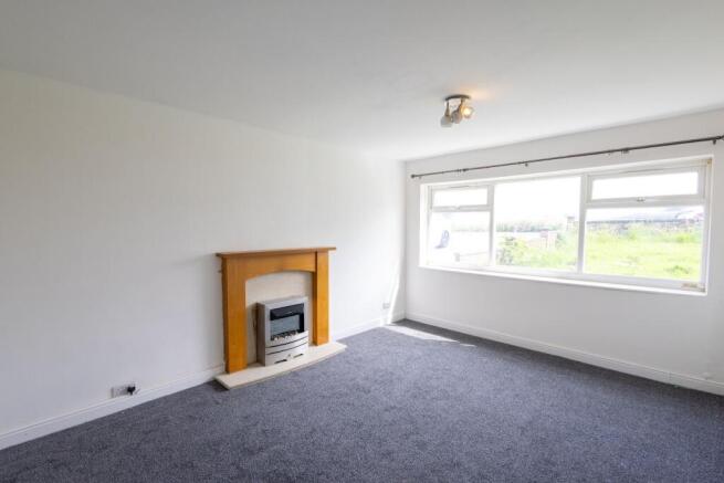 3 bed Semi-Detached to rent Image 6