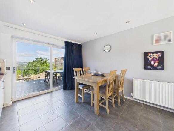 3 bed Semi-Detached for sale Image 8