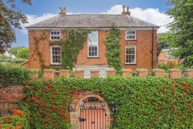 The-Square-Leicestershire-detached-house-Littletho