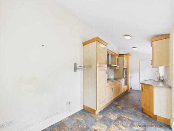 3 bed Terraced for sale Image 8