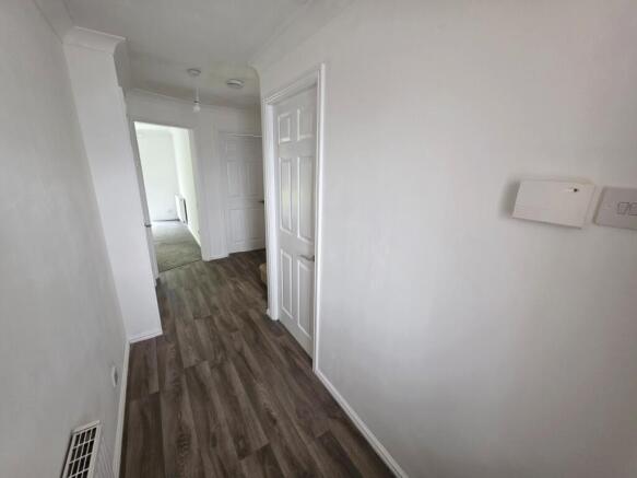 4 bed Detached for sale Image 7