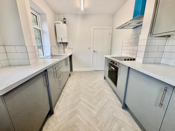 2 bed Semi-Detached to rent Image 6
