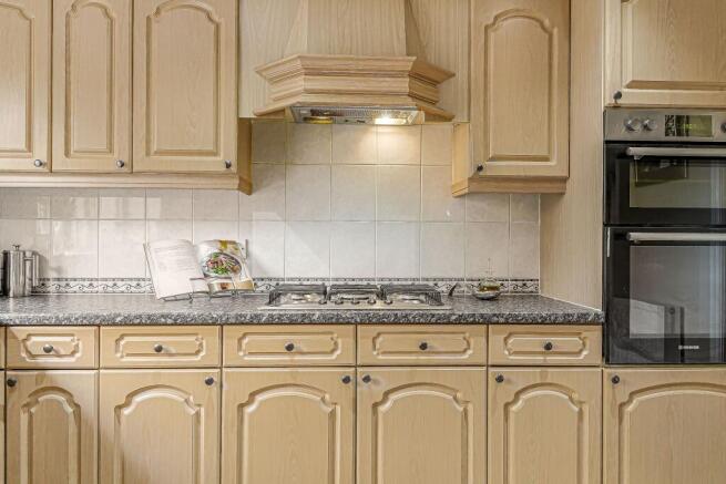 4 bed Detached for sale Image 12