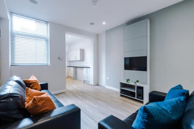 32 Cauldon Road Living room 4