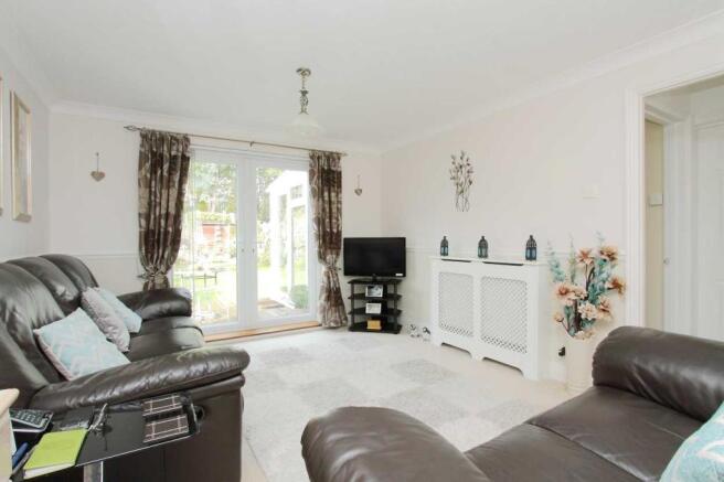 LIVING ROOM / DINING