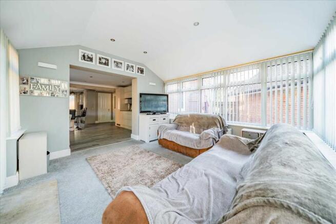 GARDEN ROOM