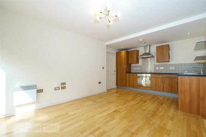 2 bed Apartment for sale Image 5