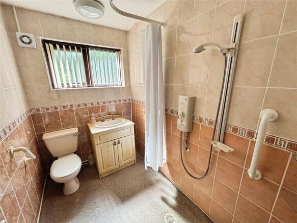 2 bed Flat for sale Image 5