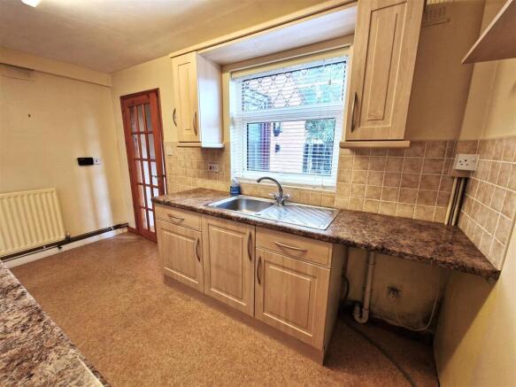 LHR 44 - Kitchen.jpg