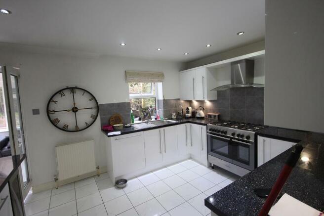 Kitchen 3.jpg