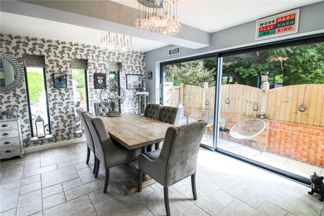 3 bed Detached for sale Image 4
