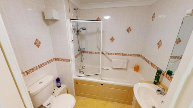 Henbury Court Bathroom