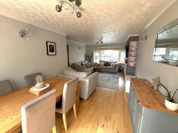 5 bed Semi-Detached for sale Image 5