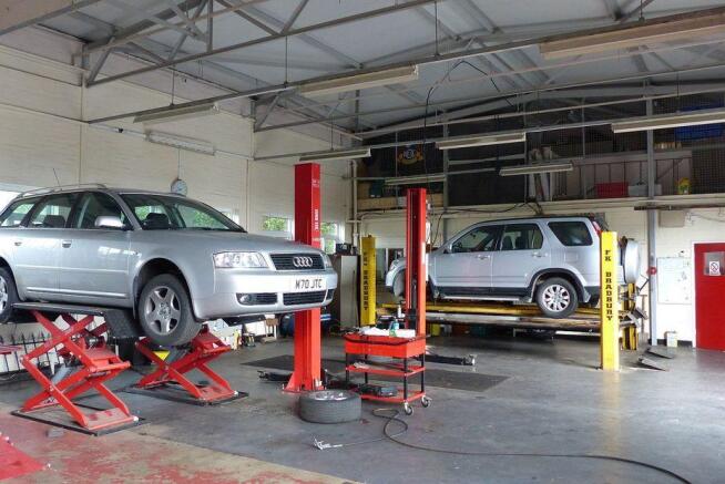 Repair/MOT Bays