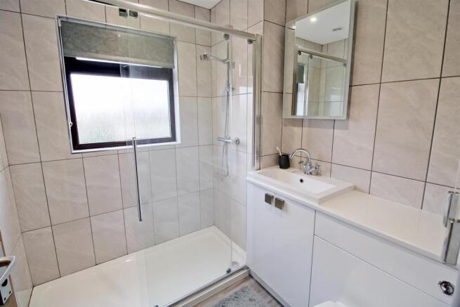 Bathroomdp_dp_2707215.jpg