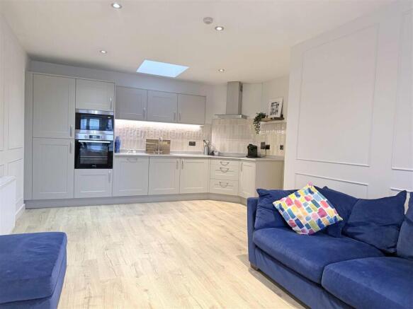 Open Plan Living Room/Kitchen