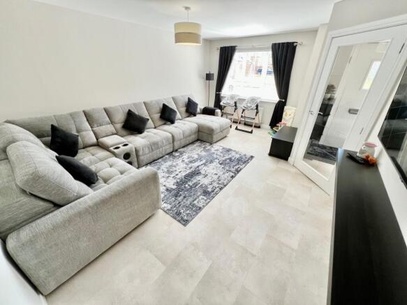 Colville Crescent, Glengarnock lounge