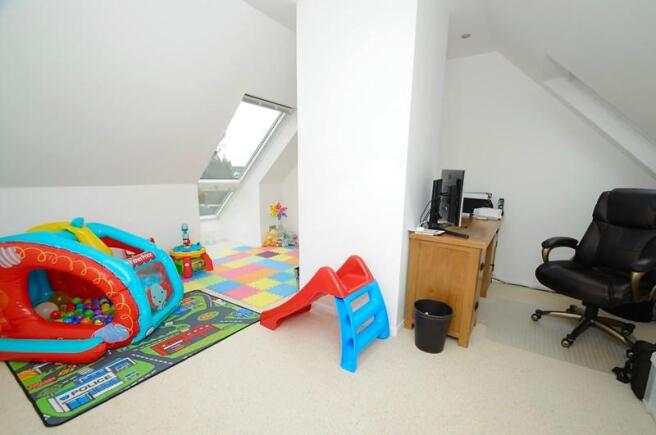 Photo 10