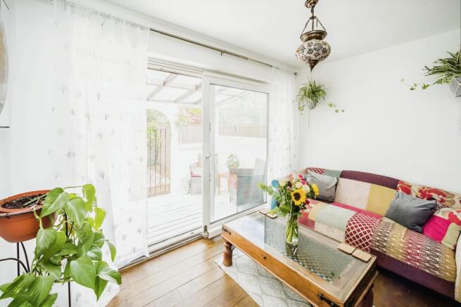 Snug/Dining Room