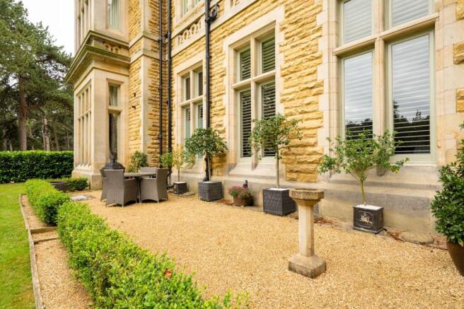 2 bed Apartment for sale Image 3