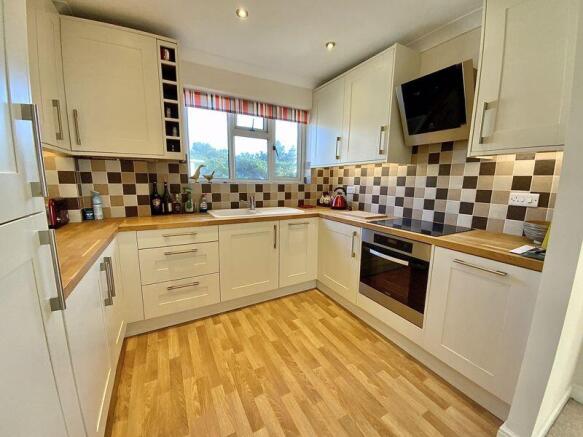 34 St. Catherines Road, Southbourne, Bournemouth photo 4