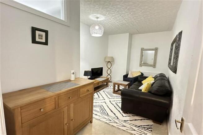2 bed Flat for sale Image 5