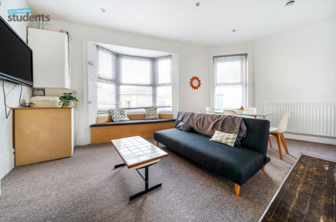 526e16c7-1923-477...