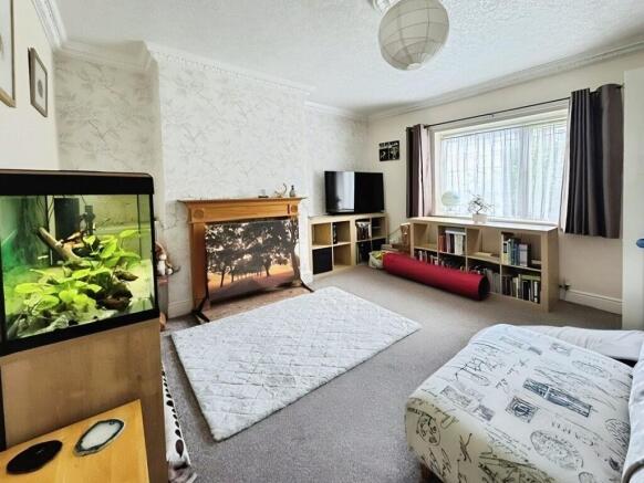 3 bed Semi-Detached to rent Image 5