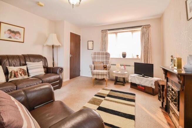 3 bed Semi-Detached for sale Image 6