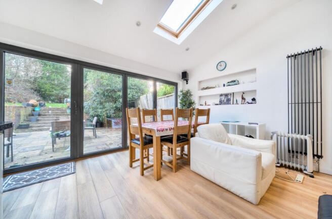 1395106-4-694bccf...