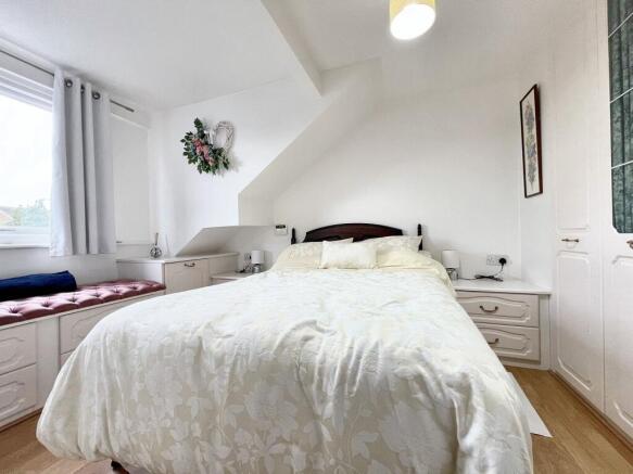 3 bed Semi-Detached for sale Image 12