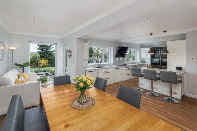 5 Eaton Drive, Alderley Edge, SK9 photo 4