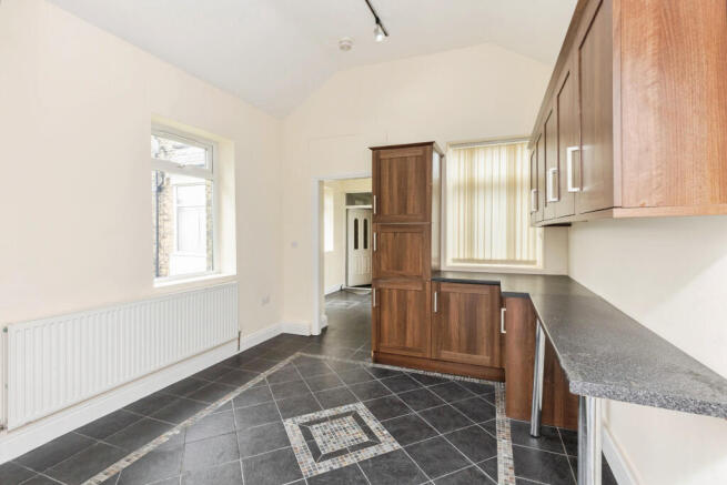 8 bed Semi-Detached for sale Image 8