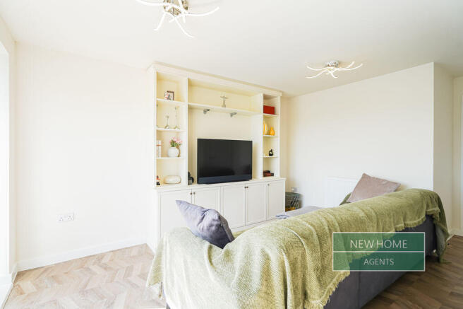 2 bed Flat for sale Image 8